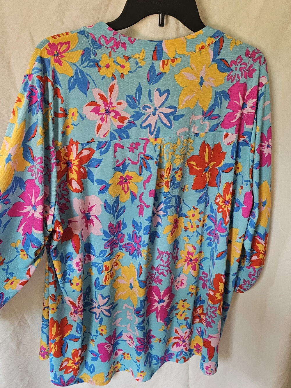 Dear Scarlett Bright Blue Floral Split-Neck Blouse - Picture 5 of 5